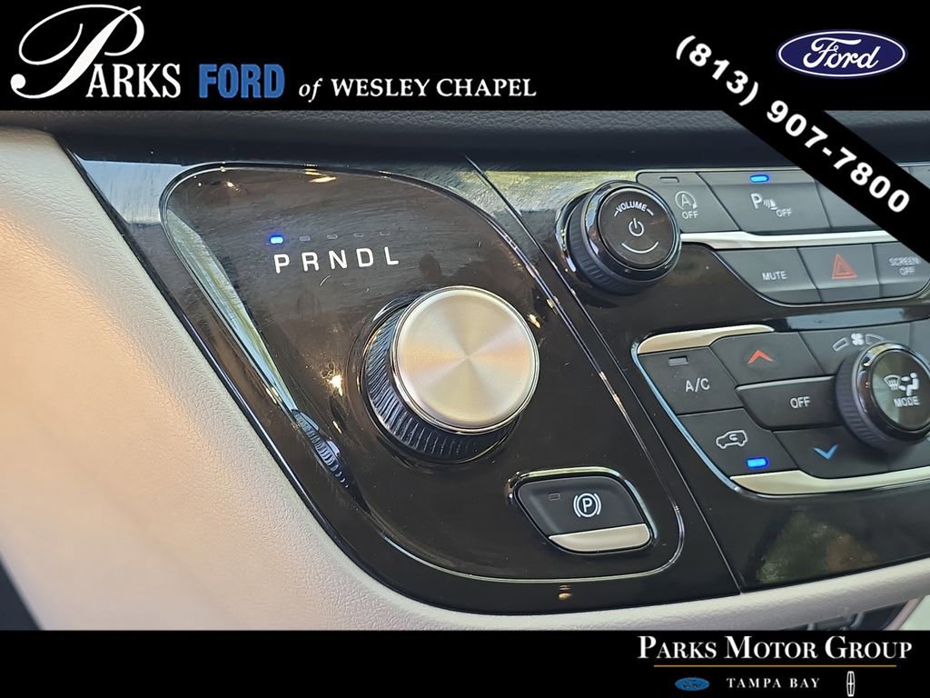 Used 2024 Chrysler Pacifica Touring-L FWD image 26