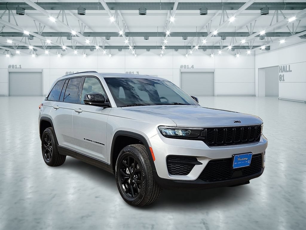 Used 2024 Jeep Grand Cherokee Altitude AWD/4WD image 4