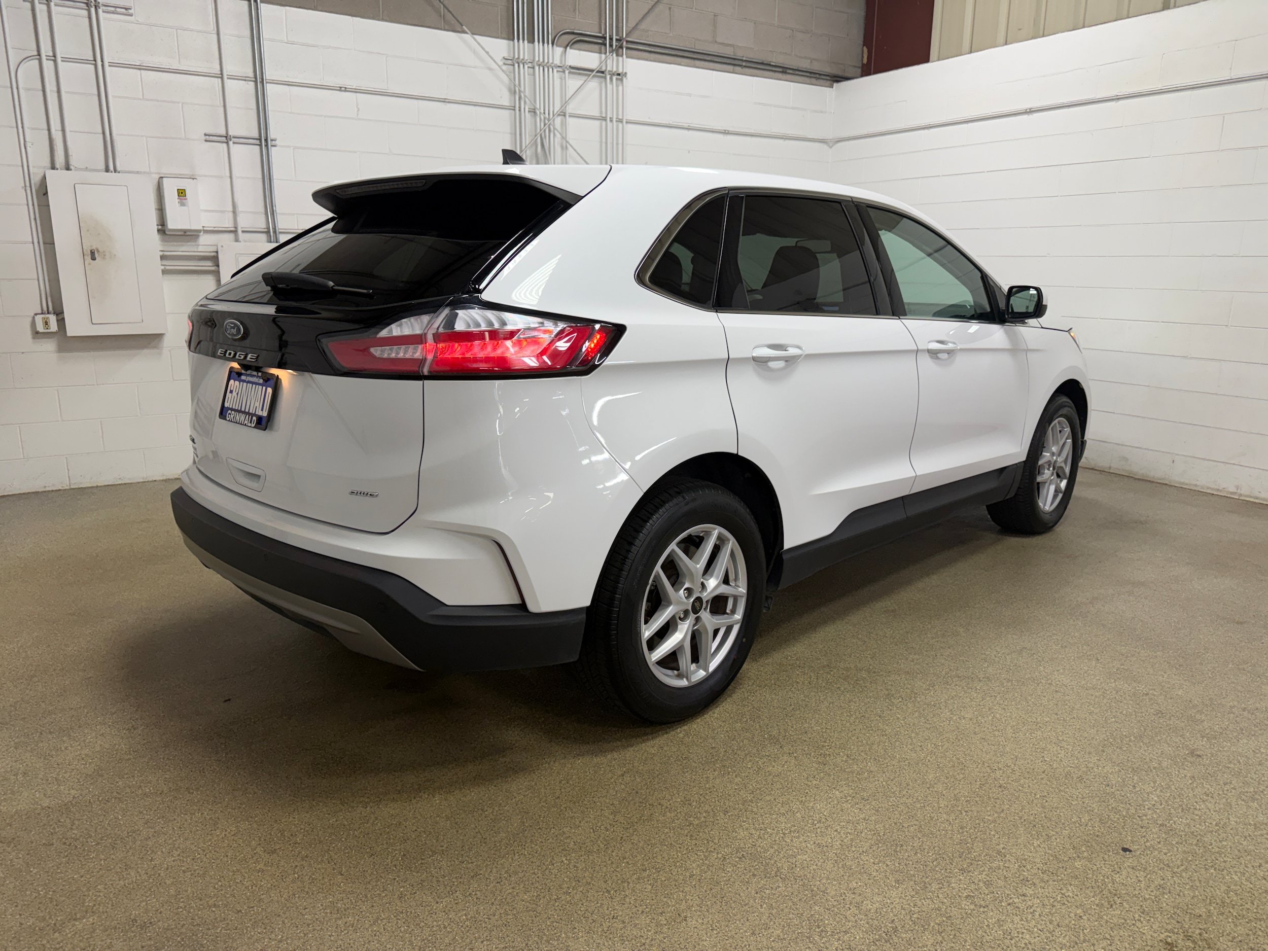 Certified 2024 Ford Edge SEL AWD/4WD image 8