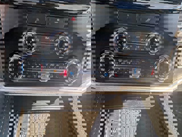 Certified 2023 Ford Expedition XLT image 25