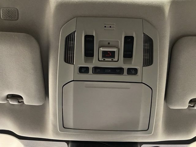 Used 2021 Toyota Highlander XLE AWD/4WD image 42