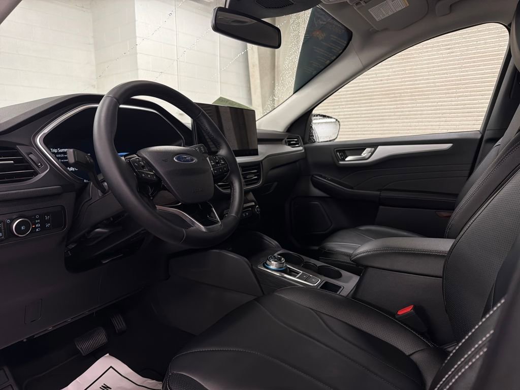 Certified 2026 Ford Escape SE w/ PHEV Premium Package image 11