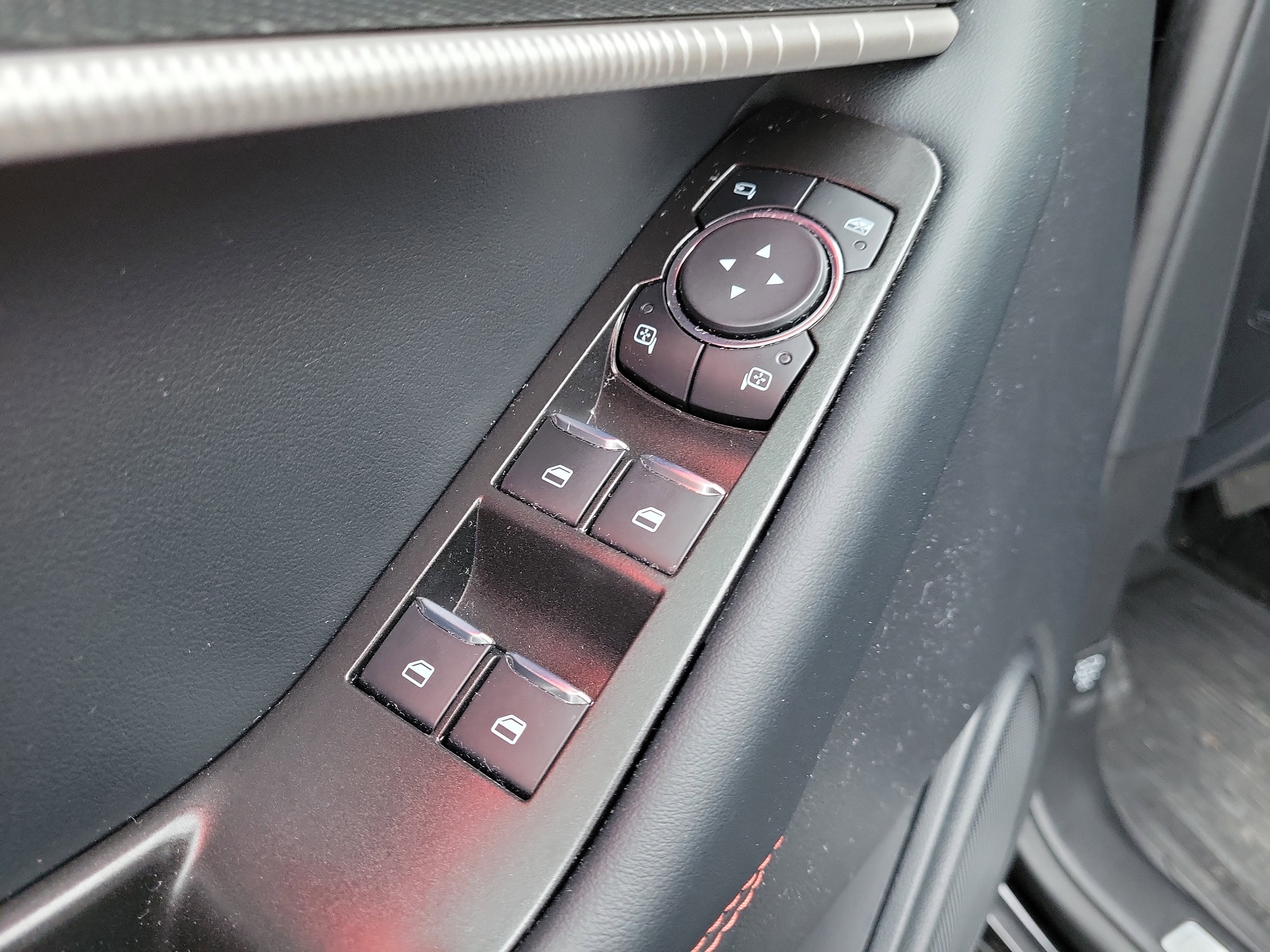 Certified 2025 Ford Explorer ST-Line w/ Premium Package image 19