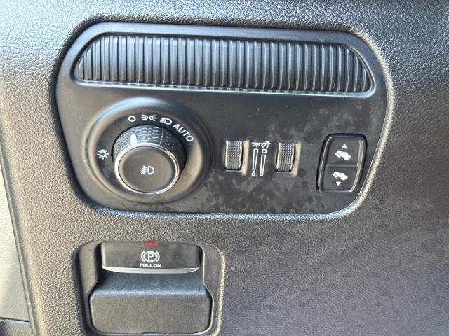 Used 2023 Jeep Wagoneer L Series II AWD/4WD image 21