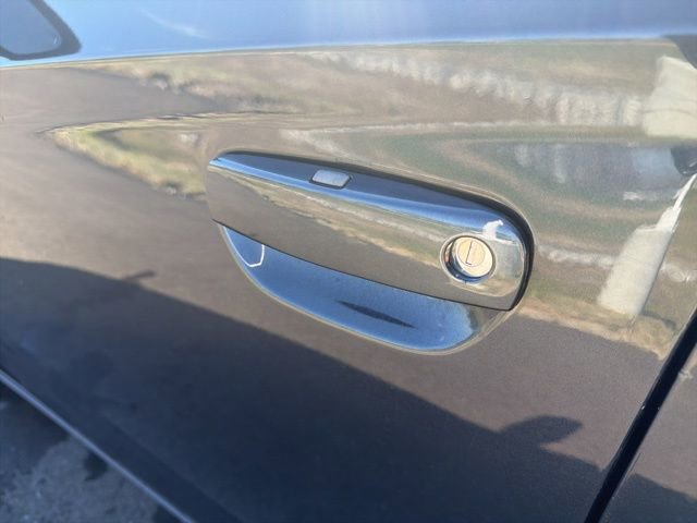 Used 2019 Dodge Charger SXT w/ Leather Interior Group image 18