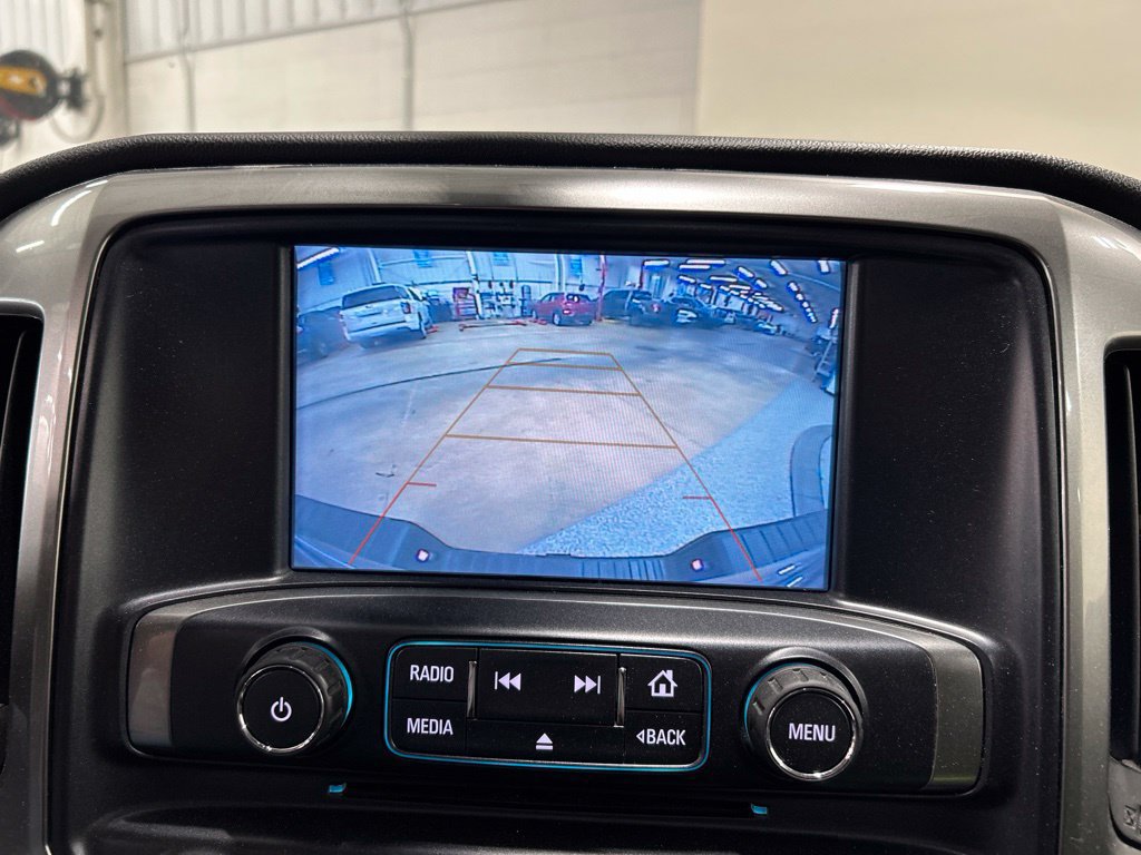 Used 2018 Chevrolet Silverado 1500 LT w/ Midnight Edition AWD/4WD image 18
