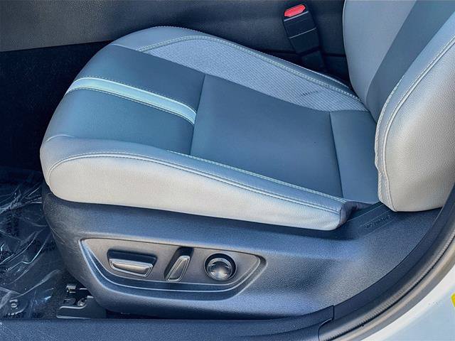 Used 2025 Toyota Camry SE w/ Convenience Package FWD image 20