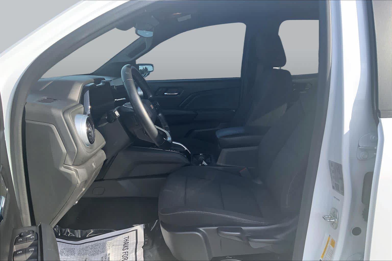 Used 2024 Chevrolet Colorado LT w/ LT Convenience Package RWD image 8