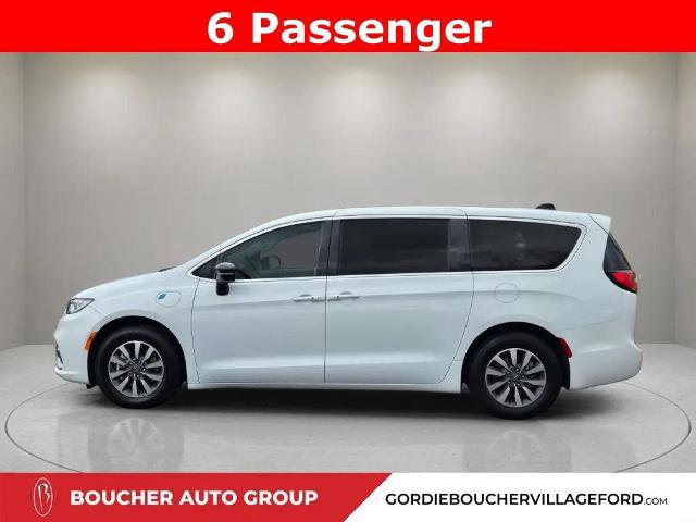 Used 2024 Chrysler Pacifica Limited image 6