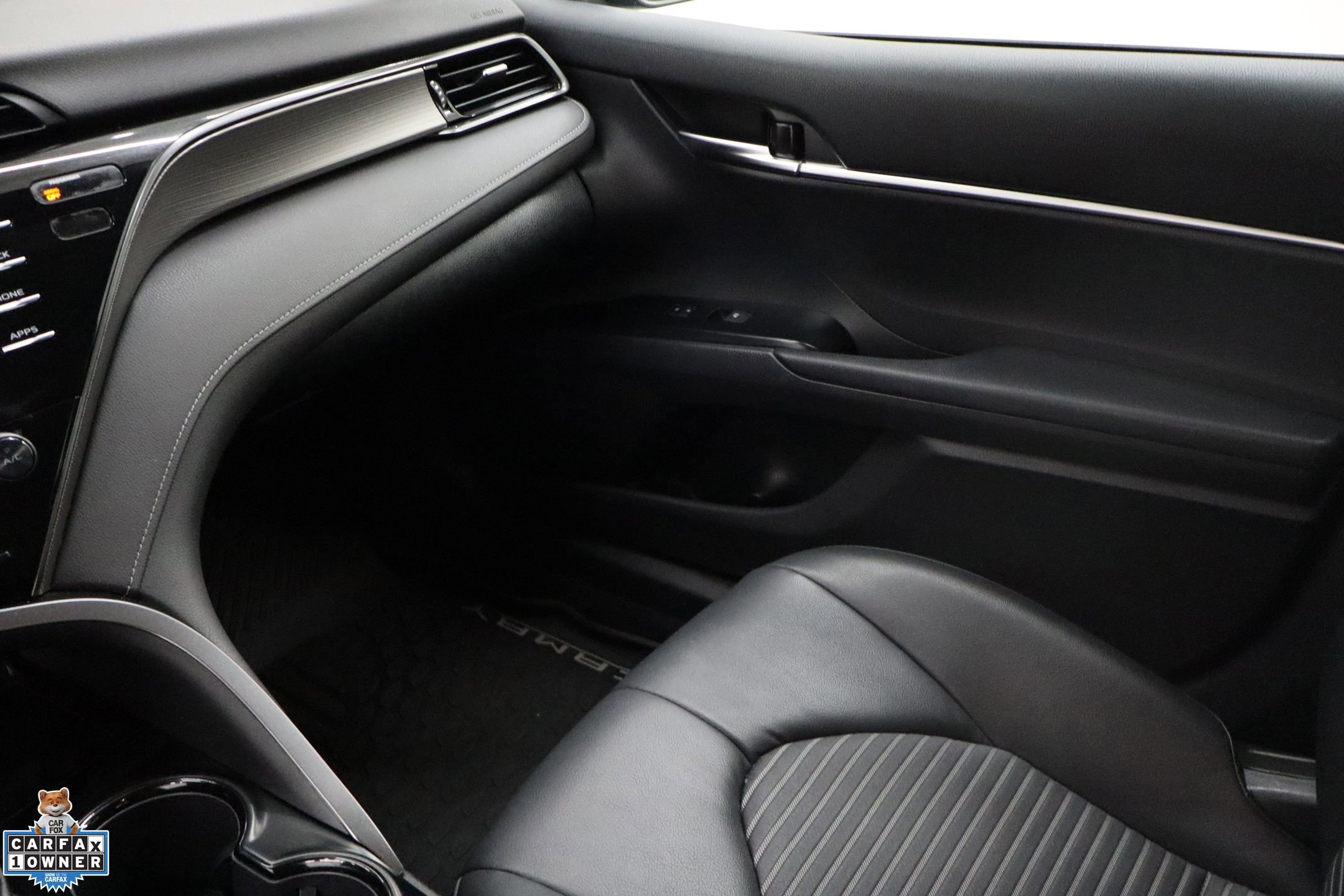 Used 2019 Toyota Camry SE image 23