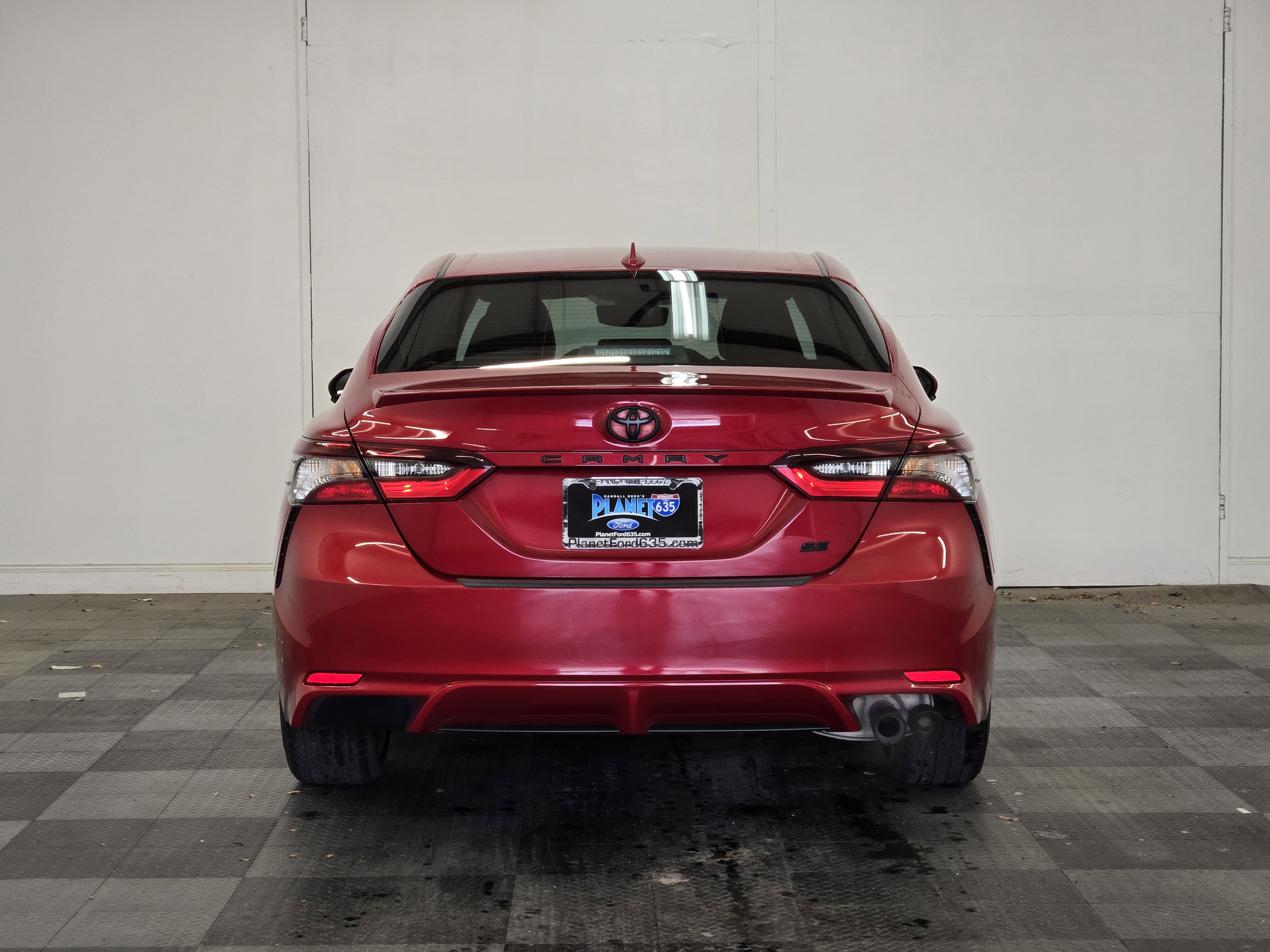 Used 2022 Toyota Camry SE image 6