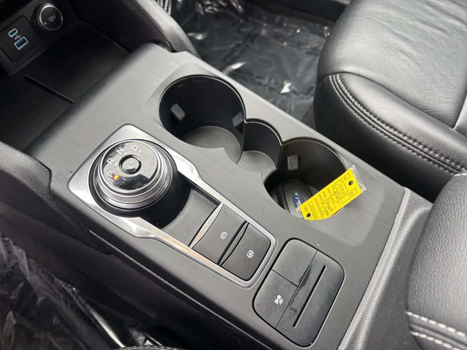 Certified 2021 Ford Escape SE w/ SE Sport Appearance Package image 26