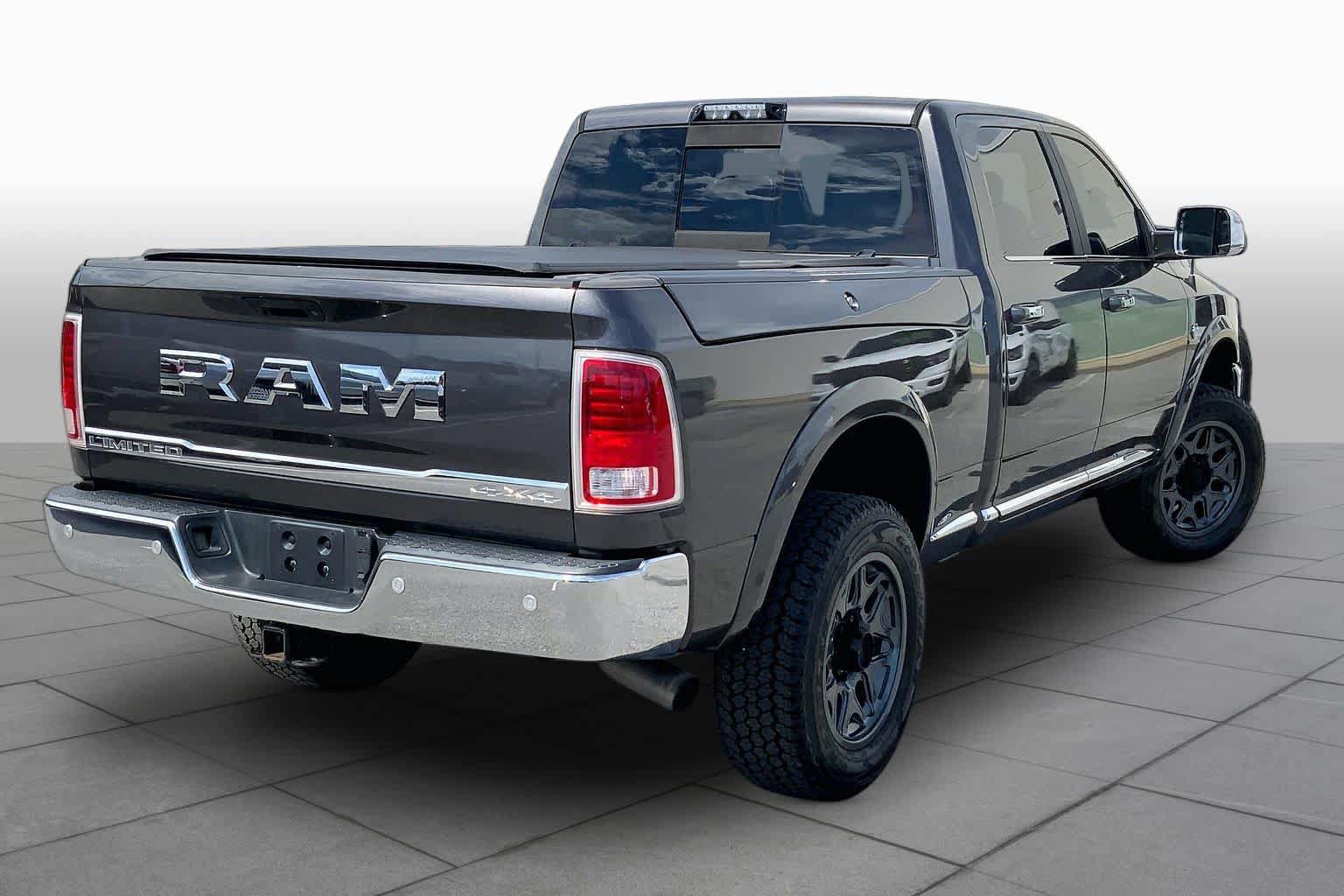 Used 2018 RAM 3500 Laramie Longhorn AWD/4WD image 13