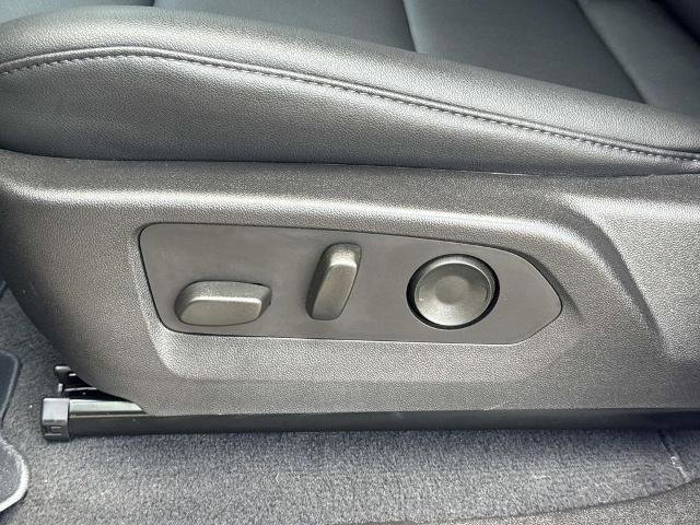 Used 2025 Chevrolet Colorado Trail Boss w/ Midnight Edition image 21