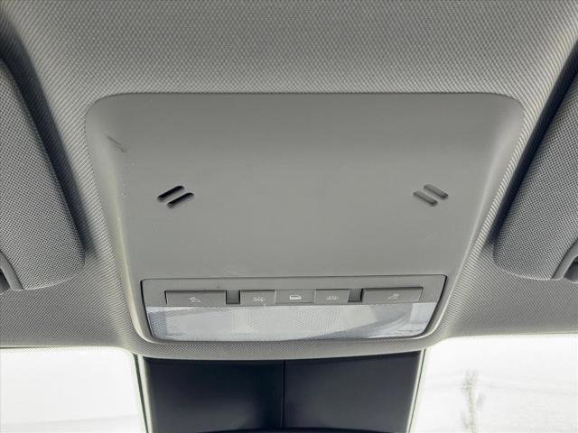 Used 2018 Chevrolet Trax LT image 17