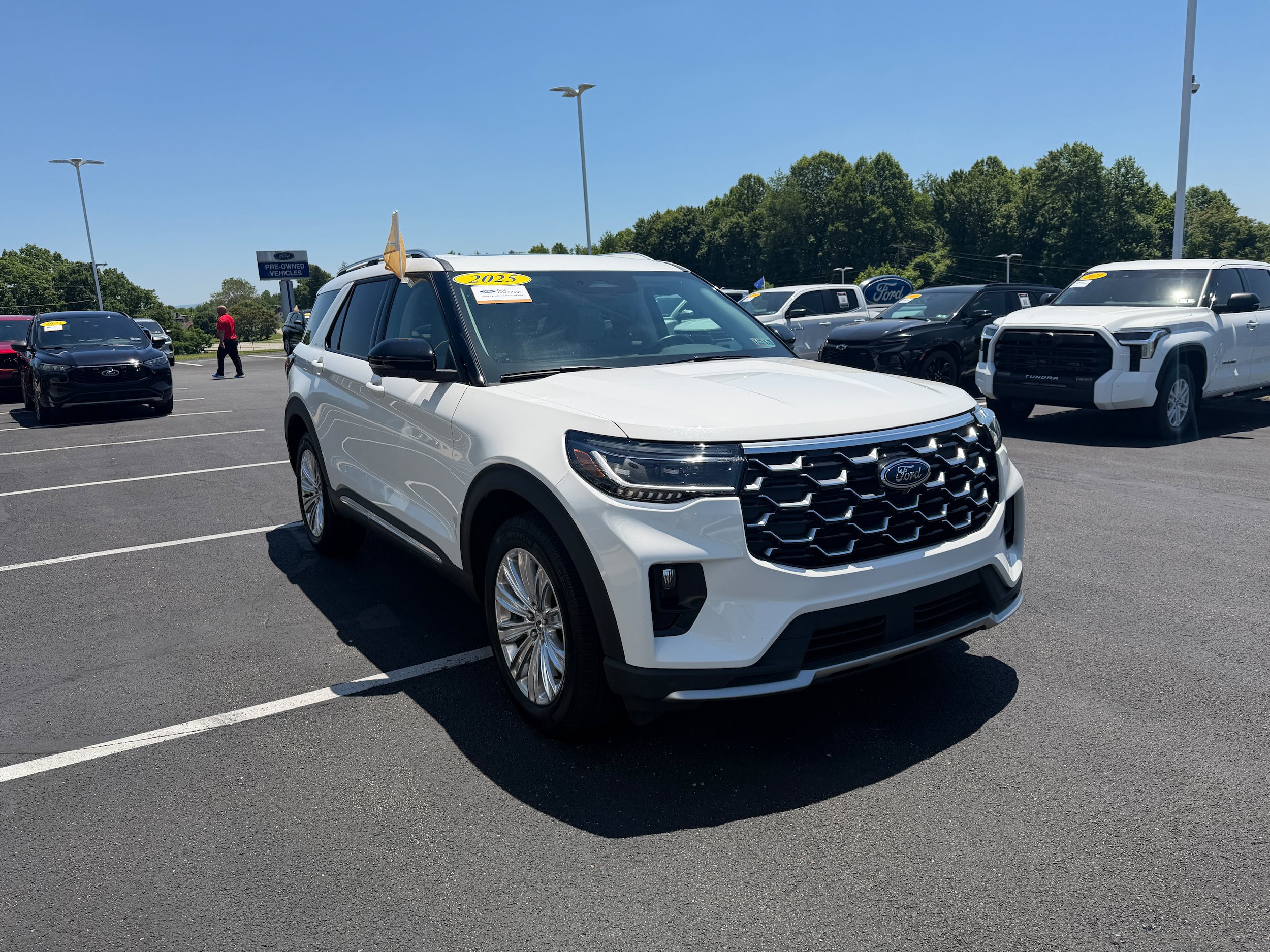 Certified 2025 Ford Explorer Platinum w/ LUX Leather Package AWD/4WD image 4