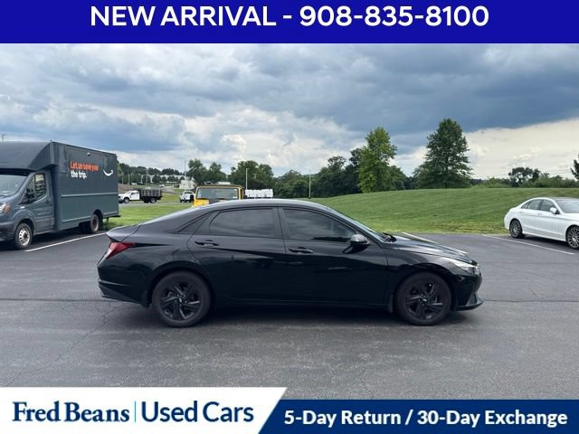 Used 2022 Hyundai Elantra SEL FWD image 9