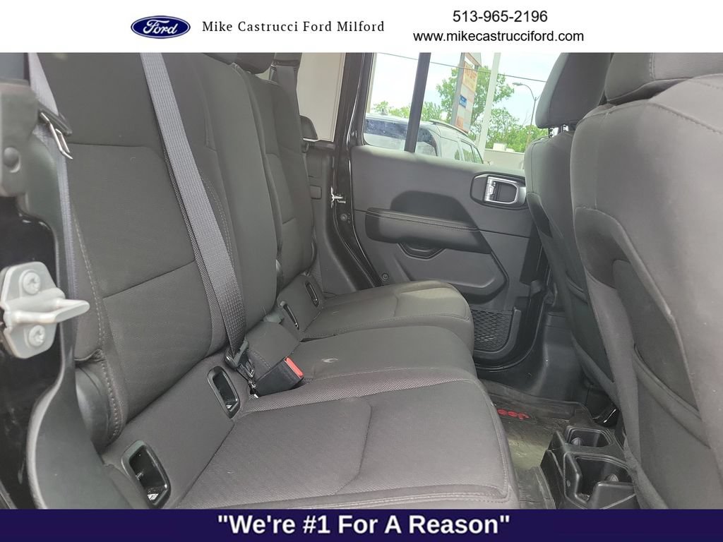 Used 2023 Jeep Gladiator Overland w/ Cold Weather Group AWD/4WD image 27