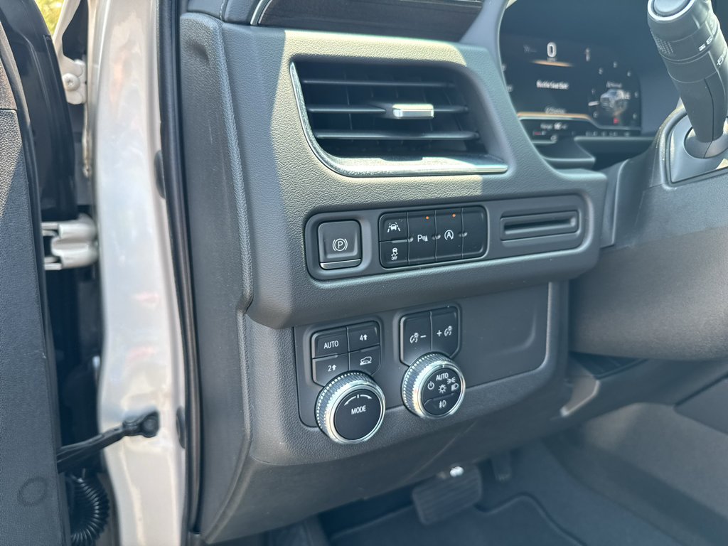 Used 2023 GMC Yukon SLE AWD/4WD image 13