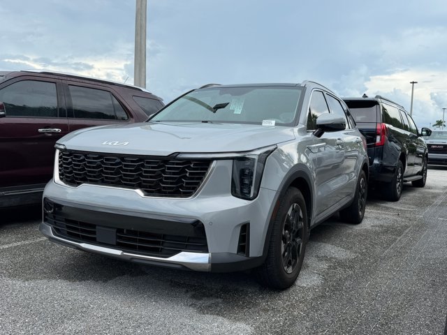 Used 2024 Kia Sorento S w/ Panoramic Sunroof Package FWD image 3