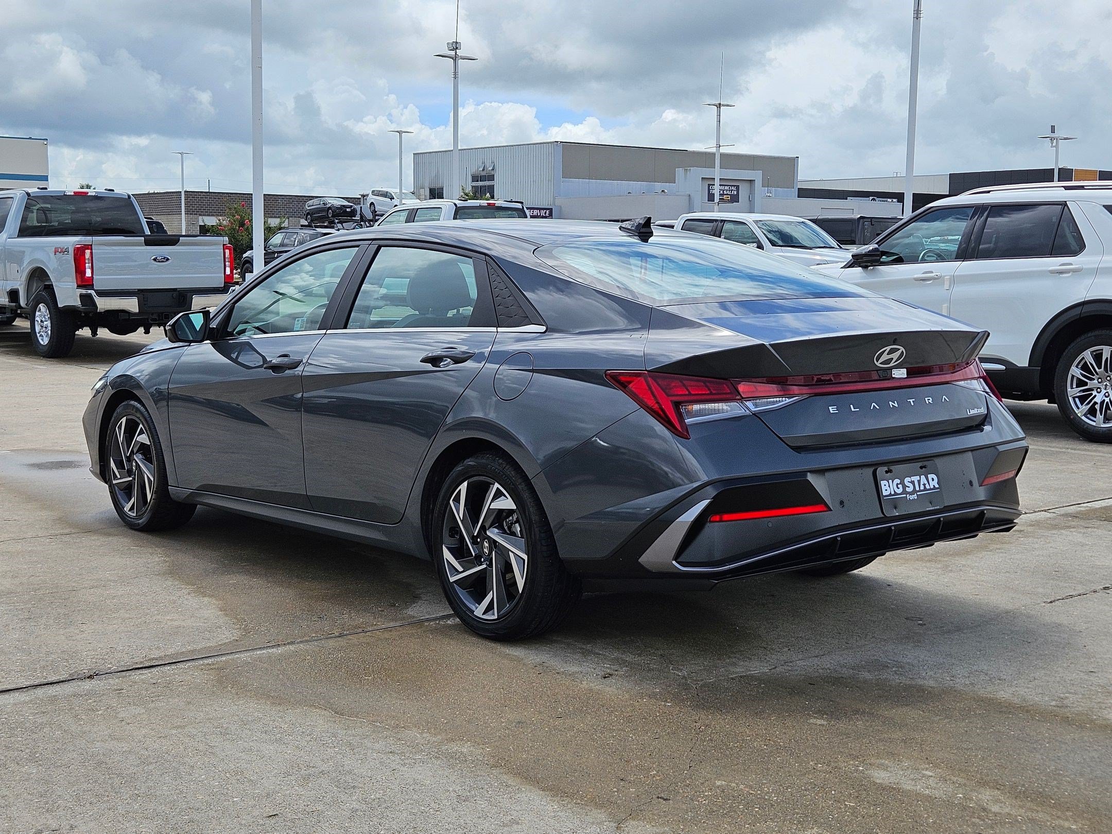 Used 2024 Hyundai Elantra Limited FWD image 7