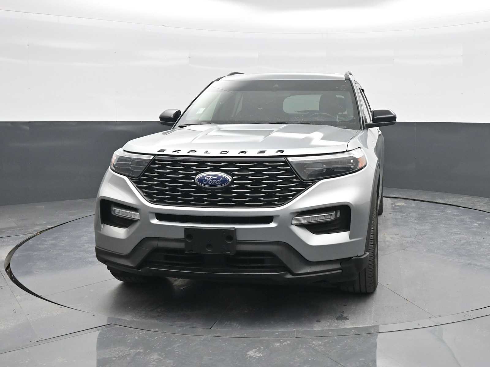 Certified 2024 Ford Explorer ST-Line w/ Class IV Trailer Tow Package AWD/4WD image 3