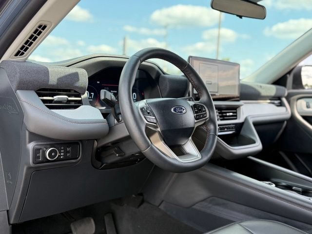Certified 2025 Ford Explorer Active w/ Active Comfort Package AWD/4WD image 11