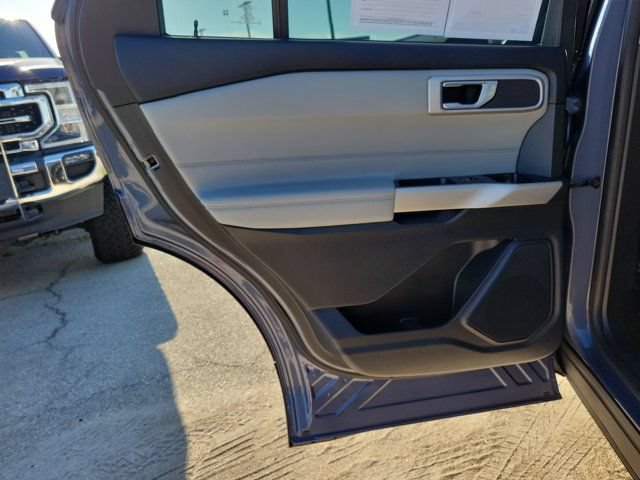 Certified 2021 Ford Explorer XLT w/ Equipment Group 202A RWD image 13