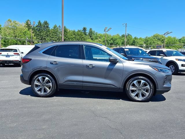 Certified 2025 Ford Escape Platinum FWD image 7