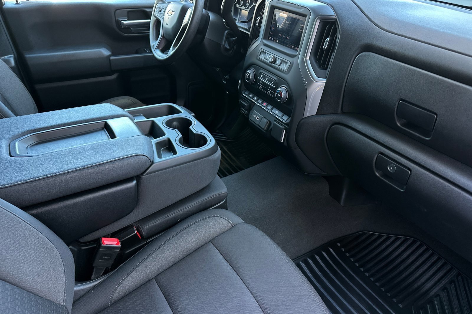 Used 2025 Chevrolet Silverado 2500 Custom w/ Custom Value Package image 14