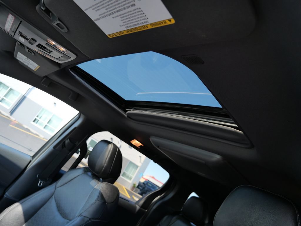 Used 2023 Toyota Sienna XSE AWD/4WD image 19