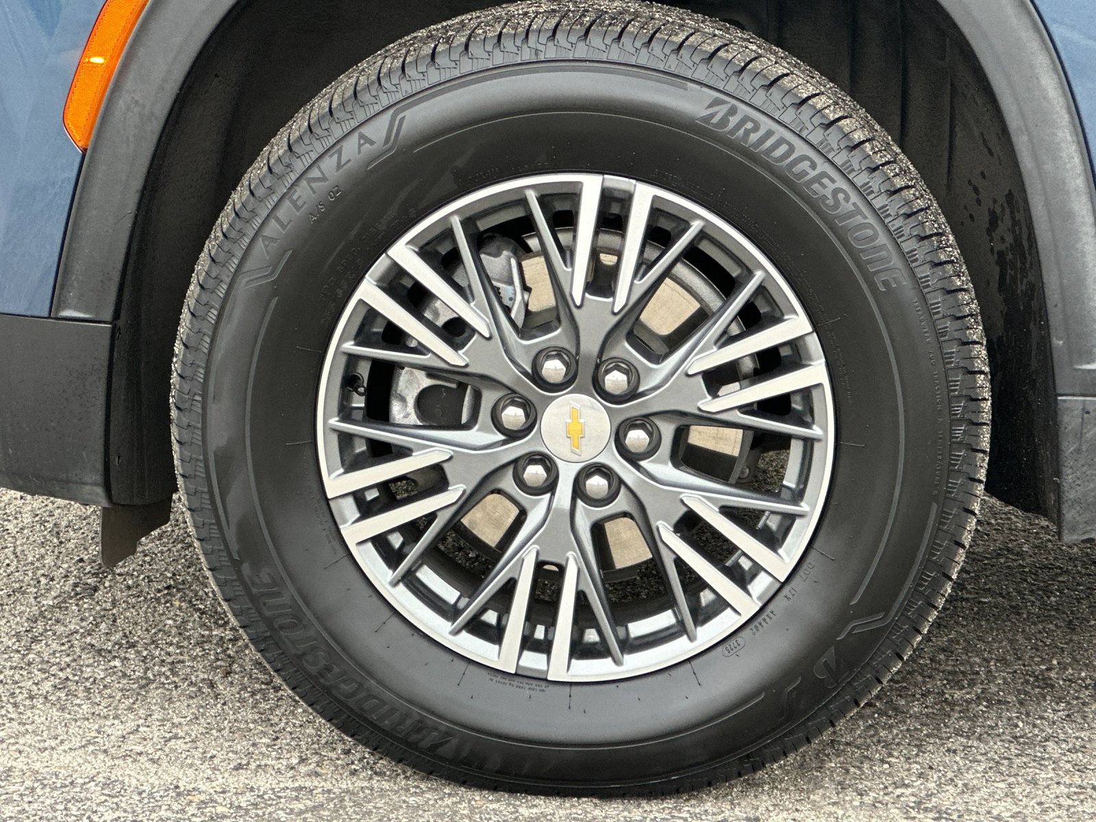 Used 2025 Chevrolet Traverse LT image 26