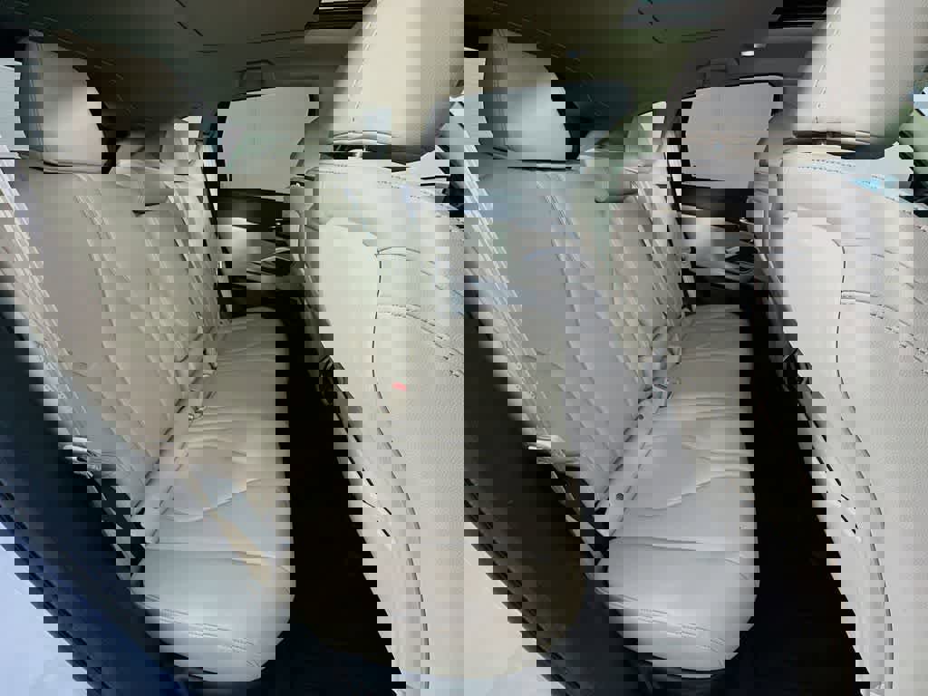 Used 2024 Acura RDX SH-AWD image 32