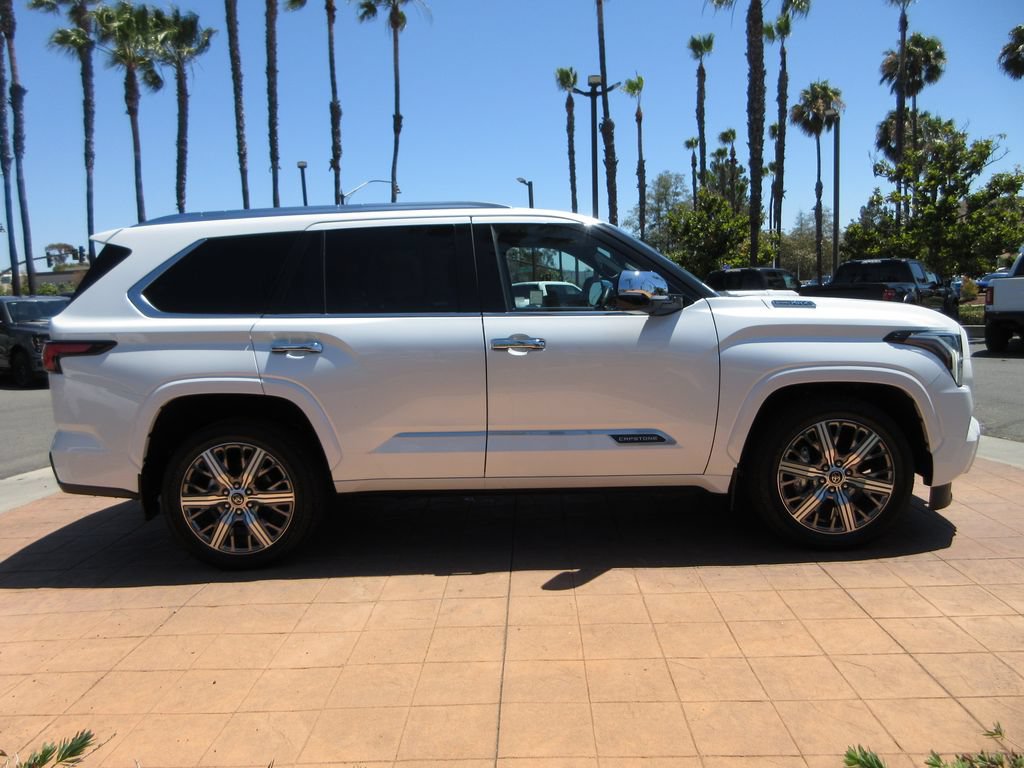 Used 2023 Toyota Sequoia Capstone AWD/4WD image 5