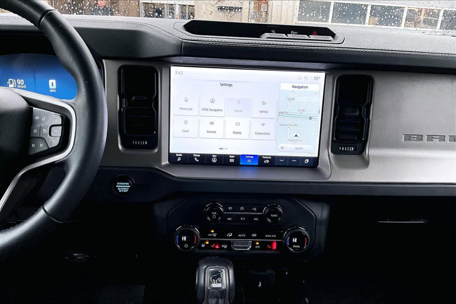Certified 2025 Ford Bronco Outer Banks AWD/4WD image 7