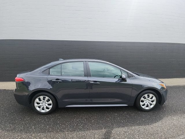 Used 2025 Toyota Corolla LE FWD image 7