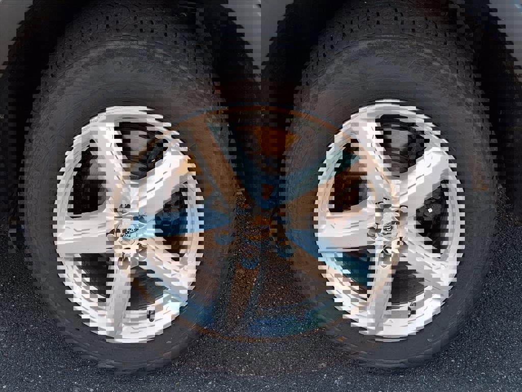 Certified 2018 Ford Explorer XLT w/ Equipment Group 202A image 8