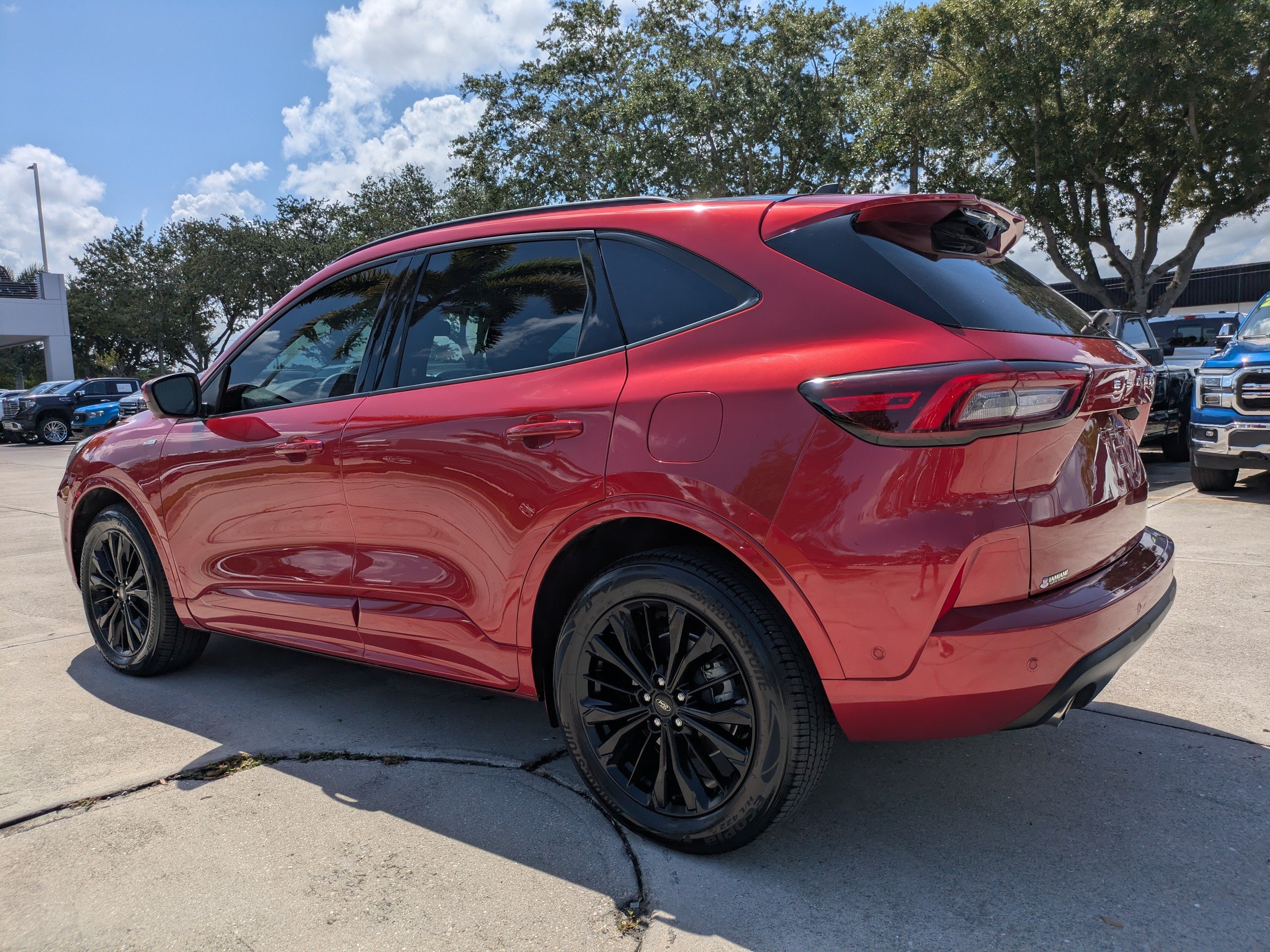 Certified 2023 Ford Escape ST-Line Elite w/ Premium Technology Package AWD/4WD image 6