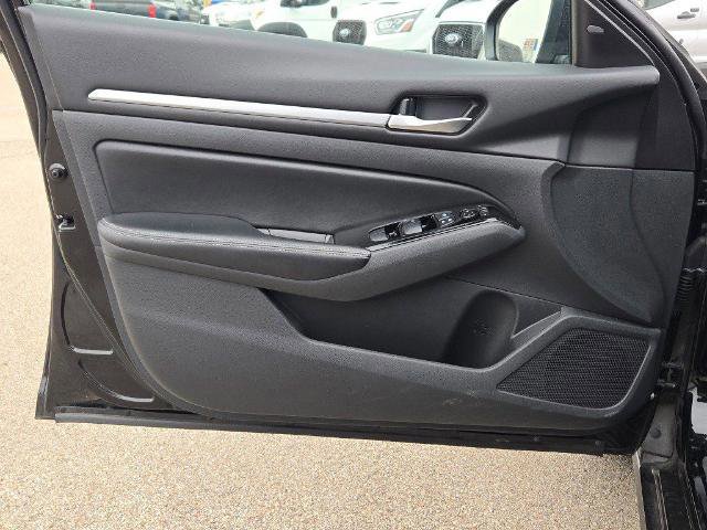 Used 2023 Nissan Altima 2.5 SV image 19