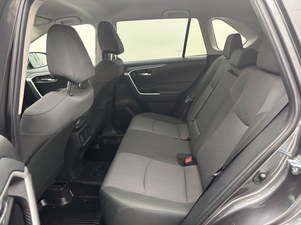 Used 2025 Toyota RAV4 XLE AWD/4WD image 35