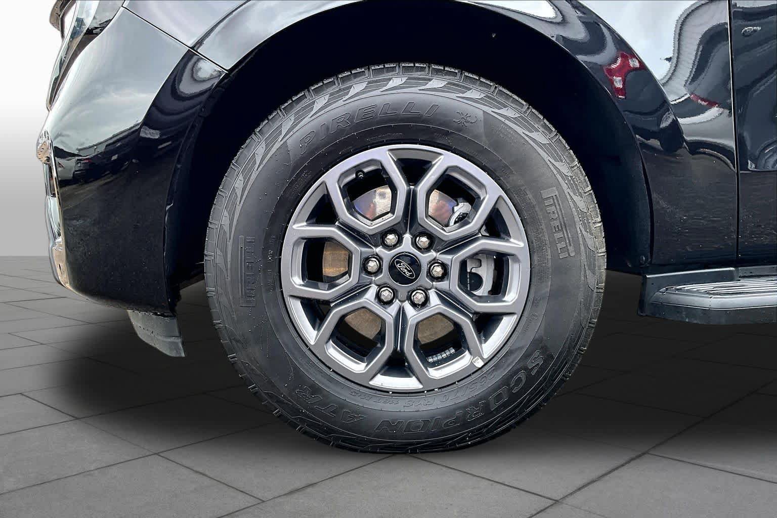 Certified 2025 Ford Expedition Active AWD/4WD image 13