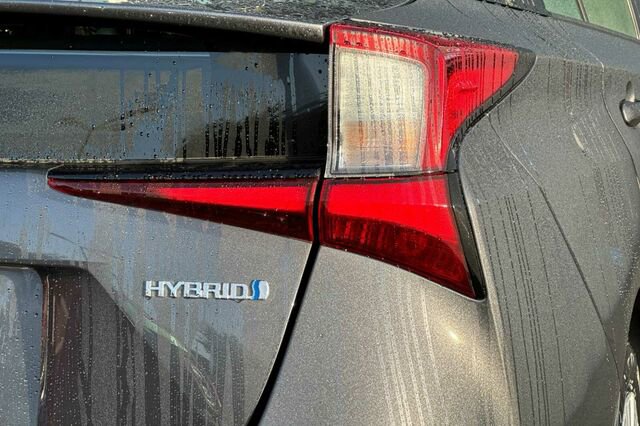 Used 2022 Toyota Prius LE image 23