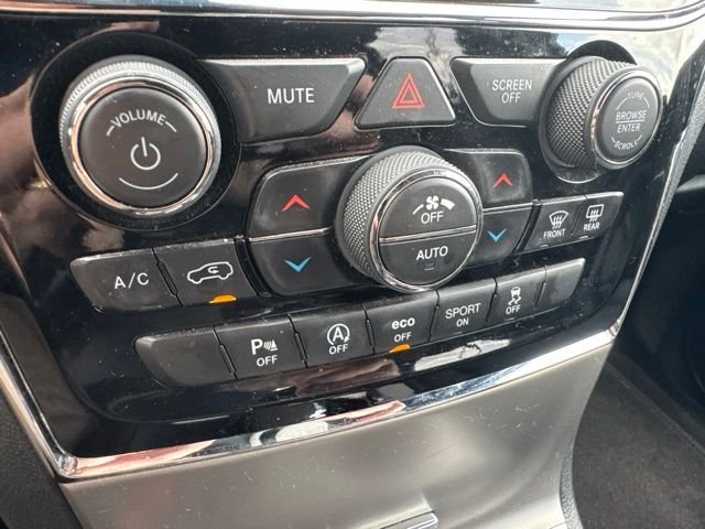 Used 2019 Jeep Grand Cherokee Limited AWD/4WD image 24