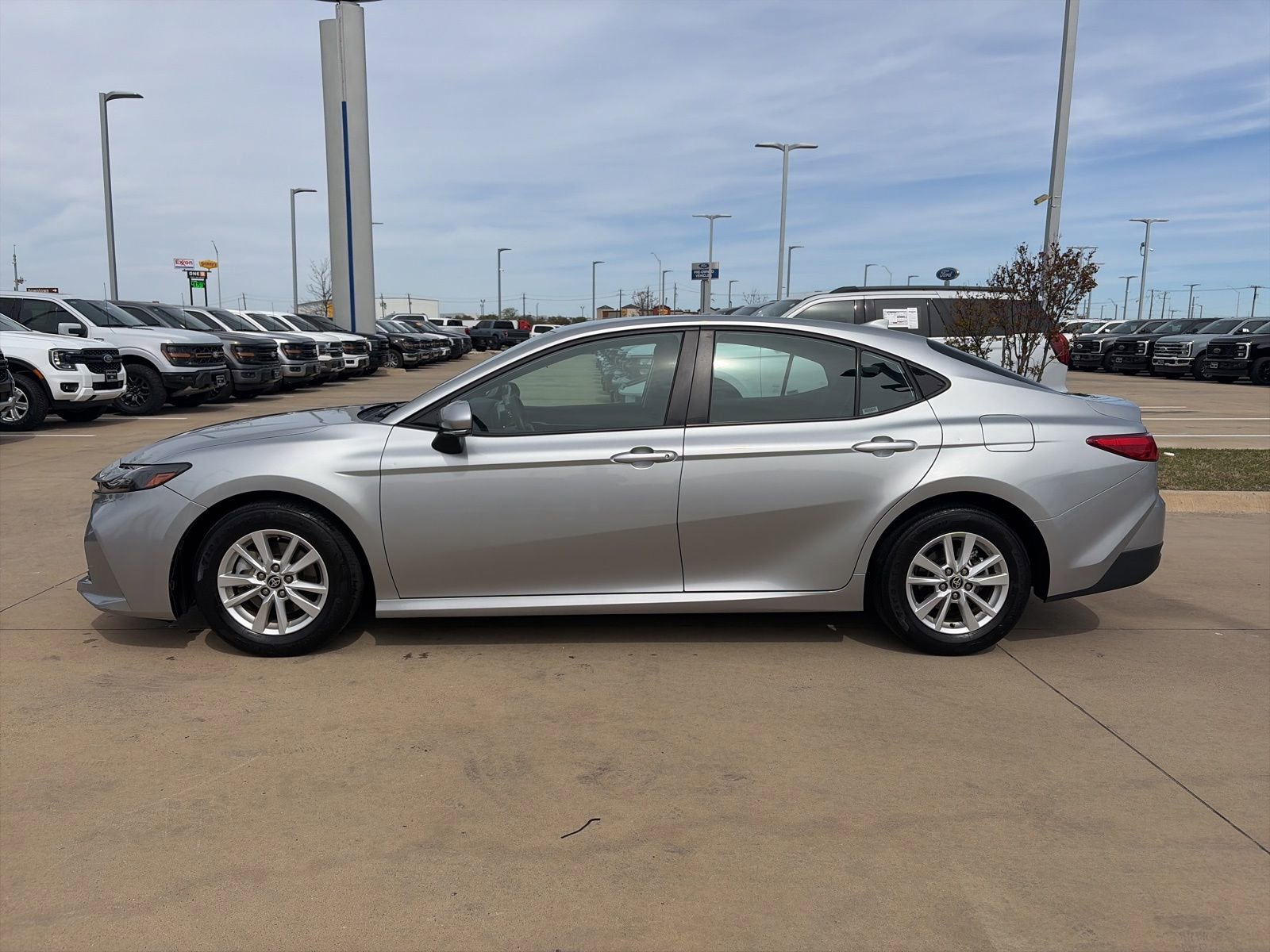 Used 2025 Toyota Camry LE FWD video 2