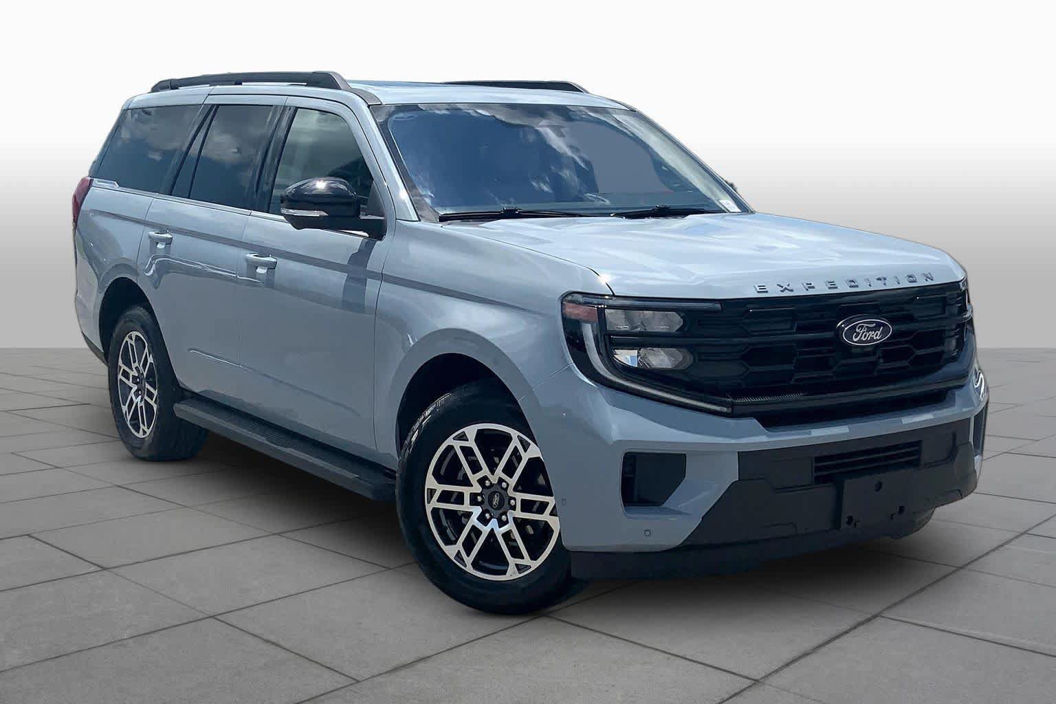 Certified 2025 Ford Expedition Active AWD/4WD image 3