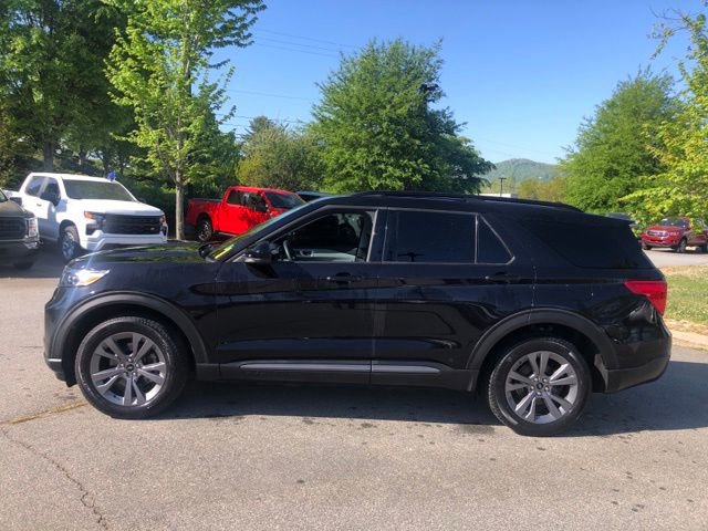 Certified 2023 Ford Explorer XLT w/ Equipment Group 202A AWD/4WD image 3