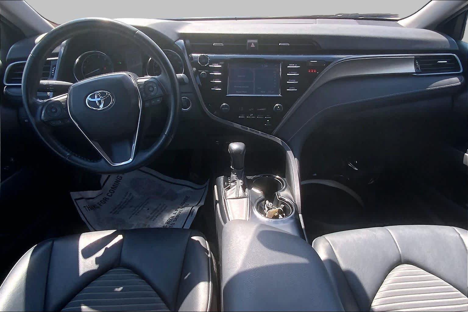 Used 2019 Toyota Camry SE w/ Convenience Package FWD image 16