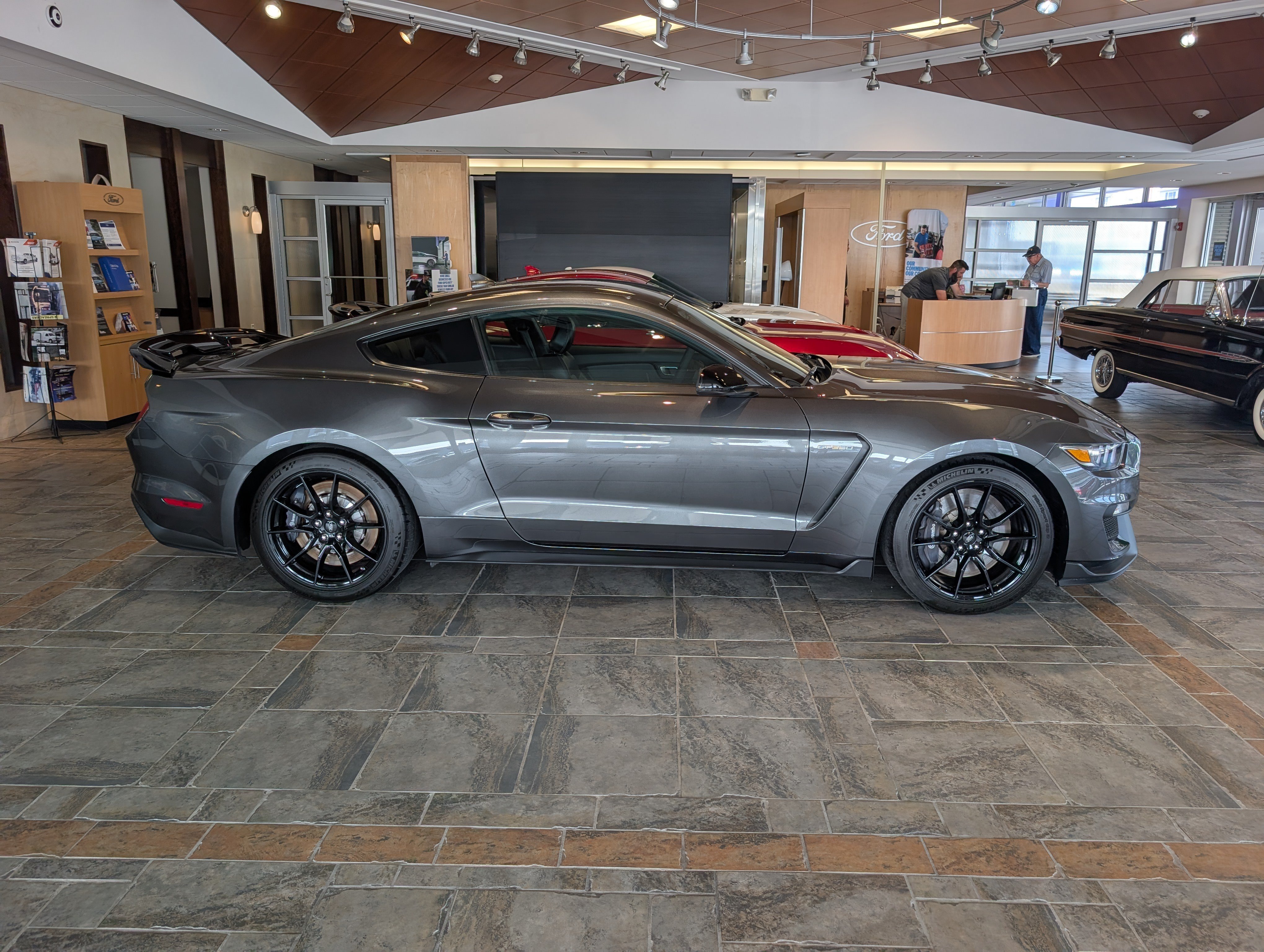 Certified 2020 Ford Mustang Shelby GT350 w/ Technology Package RWD image 7