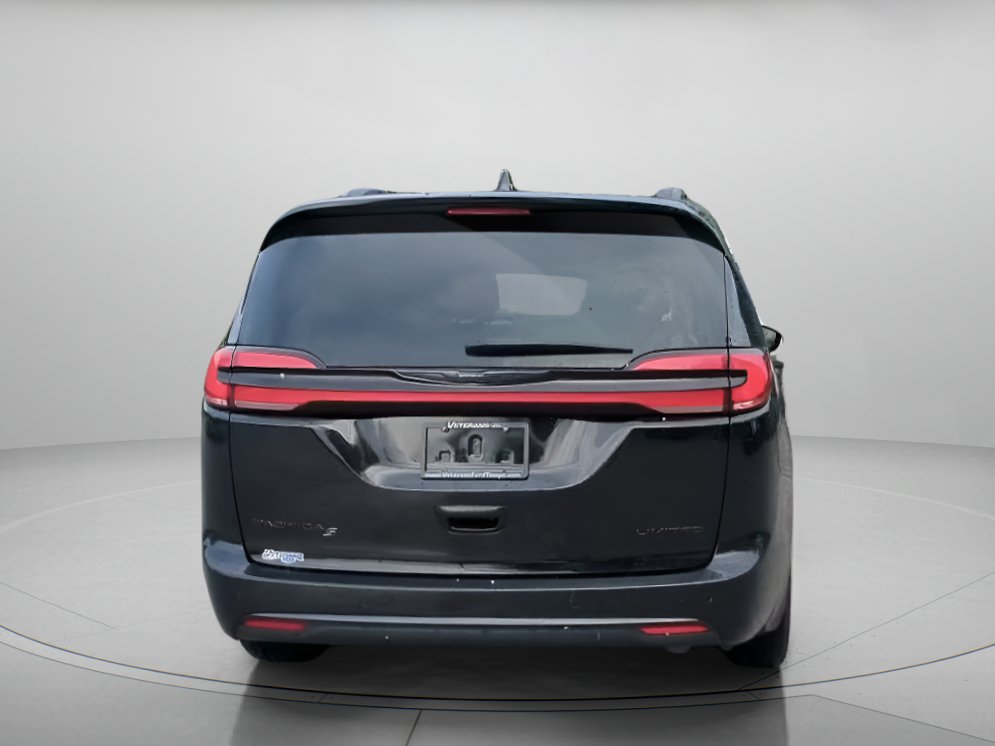 Used 2025 Chrysler Pacifica Limited FWD image 25
