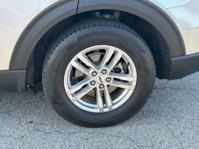Certified 2023 Ford Explorer XLT RWD image 9